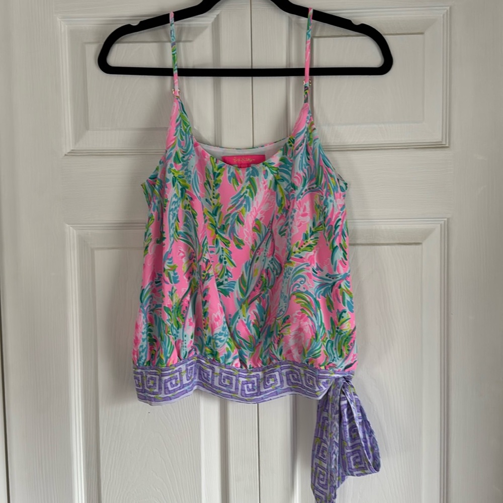 Lilly tie bottom tank. Size small. Never worn but no tags.